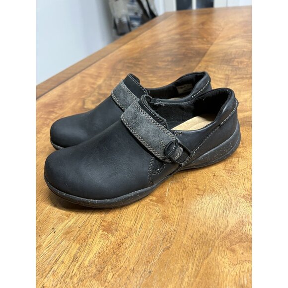 Clarks Roseville Dot Loafers Women’s 7.5 Black Leather Comfort Slip-On Shoes - Picture 1 of 9